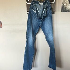 BKE jeans straight leg 32 waist 31 1/2 length